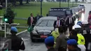 Iring-iringan kendaraan Raja Salman bin Abdulaziz saat meninggalkan Istana Bogor, Rabu (1/3). Mengawali kunjungan, Raja Arab Saudi, Salman bin Abdulaziz bertemu Presiden Jokowi di Istana Bogor. (Liputan6.com/Helmi Fithriansyah)