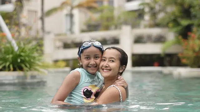Usai Hirup Udara Bebas, Ini 6 Momen Liburan Dwi Sasono ke Bali Bareng Keluarga