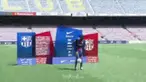 Barcelona tampaknya harus berharap Ousmane Dembele bisa mengatasi tekanan usai diboyong dengan harga sangat mahal. Mantan bintang Borussia Dortmund ini lakukan kesalahan konyol saat diperkenalkan di depan fans Barcelona ketika hendak meniru teknik 'R...