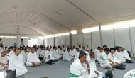 Seluruh jemaah haji, termasuk dari Indonesia hari ini, Sabtu (15/6/2024) melaksanakan wukuf di Arafah. Wukuf merupakan salah satu rangkaian puncak ibadah haji. (Foto: Humas Kemenag)