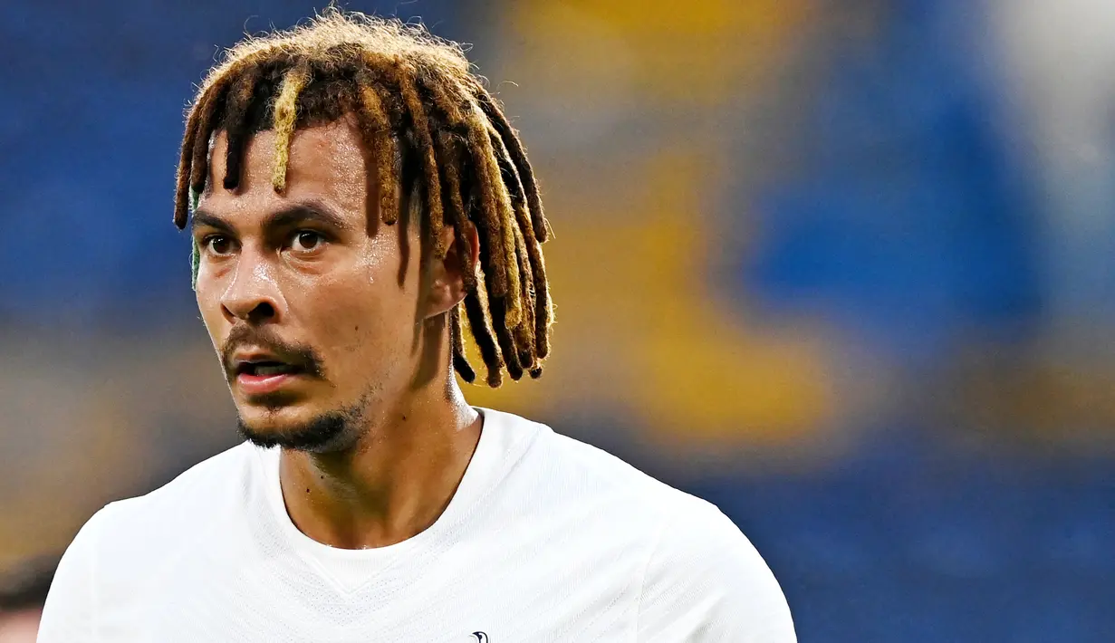 Dele Alli - Performa pemain asal Inggris ini terus merosot. Conte yang terkenal sebagai pelatih tegas dan disiplin tinggi tidak akan segan-segan mendepak anak asuhnya yang malas dan bermain di bawah standar. (AFP/Glyn Kirk)