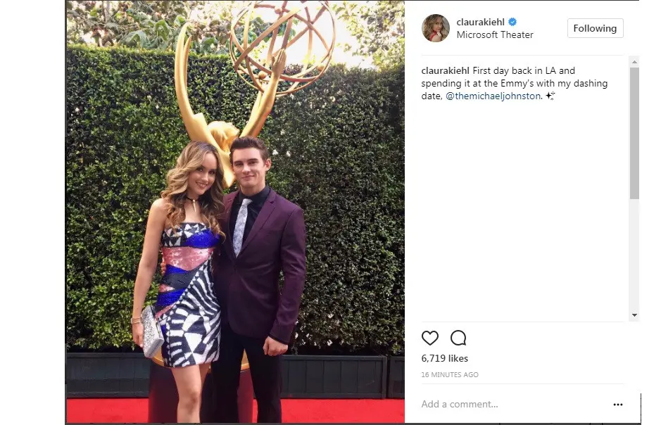 Cinta Laura hadiri Emmy Awards 2017 (Foto: Instagram)