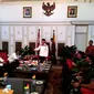 Penyerahan Surat Keputusan (SK) Pelaksana tugas (Plt) Bupati Katingan di rumah jabatan Gubernur Kalimantan Tengah, Kota Palangkaraya. (Liputan6.com/Rajana K)