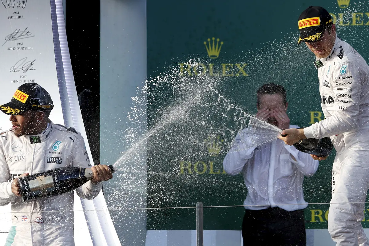 Lewis Hamilton dan Nico Rosberg