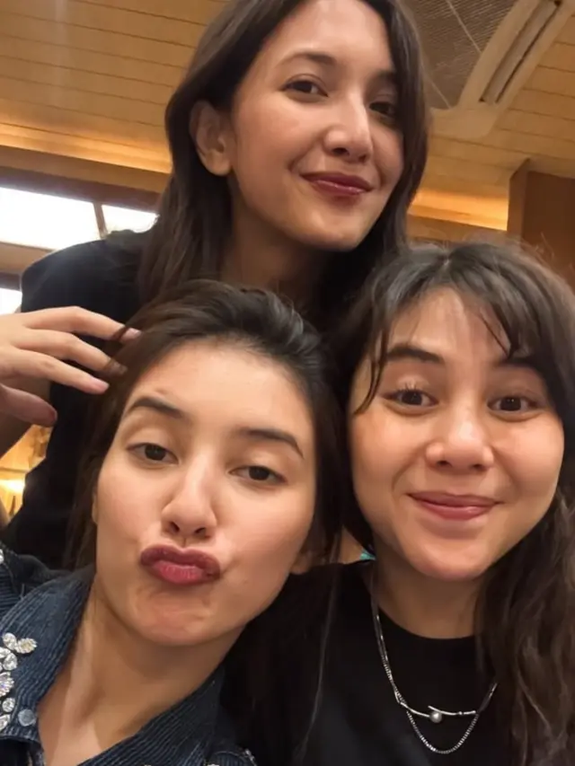 Sheila Dara Peringatan Ulang Tahun Vidi Aldiano. [@fitaanggriani]