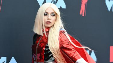 Lirik Lagu Ava Max Omg What S Happening News Entertainment Fimela Com