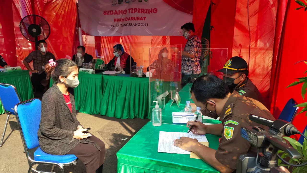 Pelanggar PPKM Darurat di Kota Tangerang menjalani sidang Tipiring