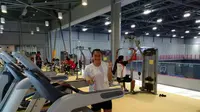 Melati Daeva Oktavianti berpose di sela-sela latihan tim bulutangkis Indonesia jelang Olimpiade Tokyo 2020. (Dokumentasi PBSI)