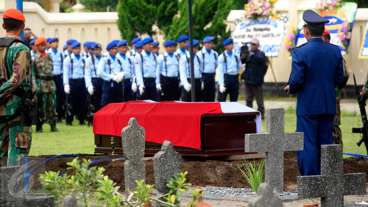 20160211-Tembakan Salvo Iringi Pemakaman Pilot Pesawat Super Tucano