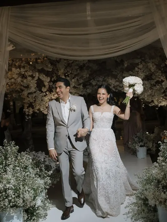 Aktris cantik Yunita Siregar resmi menikah dengan Wicky Victor Olindo di hari Valentine [@yunitasiregar]