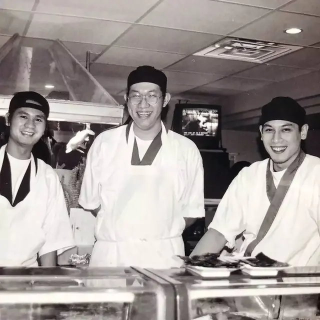 Viral, Ini 7 Potret Lawas Chef Juna Rorimpandey Bak Idol K-Pop