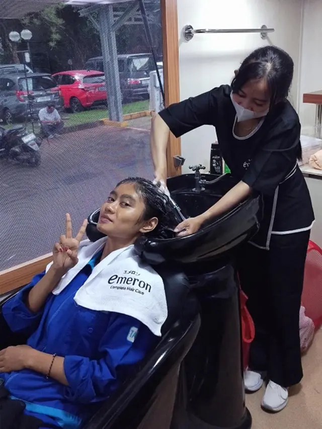 Emeron Squad Goes to Campus, Bikin Hidup Lebih Seru dengan Rambut Baru!