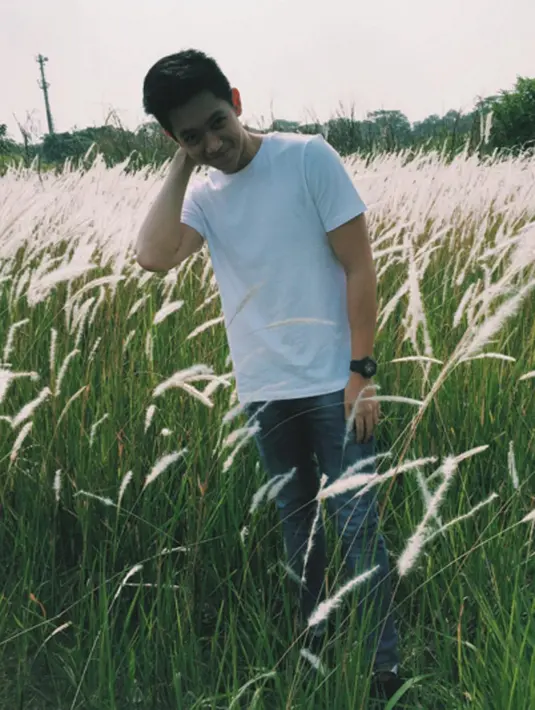 ”Aku mencari pacar yang baik, karena fisik itu tidak terlalu diutamakan, perhatian , sayang sama aku, sayang  keluargaku, selalu  memahami  ketika  aku  sedang sibuk, dan saling melengkapi,” tutur Brandon. (via instagram@brandonsalim/Bintang.com