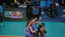 Pemain Jakarta Electric PLN merayakan kemenangan setelah berhasil menutup pertandingan dengan skor 3-0 melawan Jakarta Livin Mandiri pada lanjutan PLN Mobile Proliga 2024 di GOR Sijalak Harupat, Kabupaten Bandung, Jumat (7/6/2024). (Foto: Istimewa)