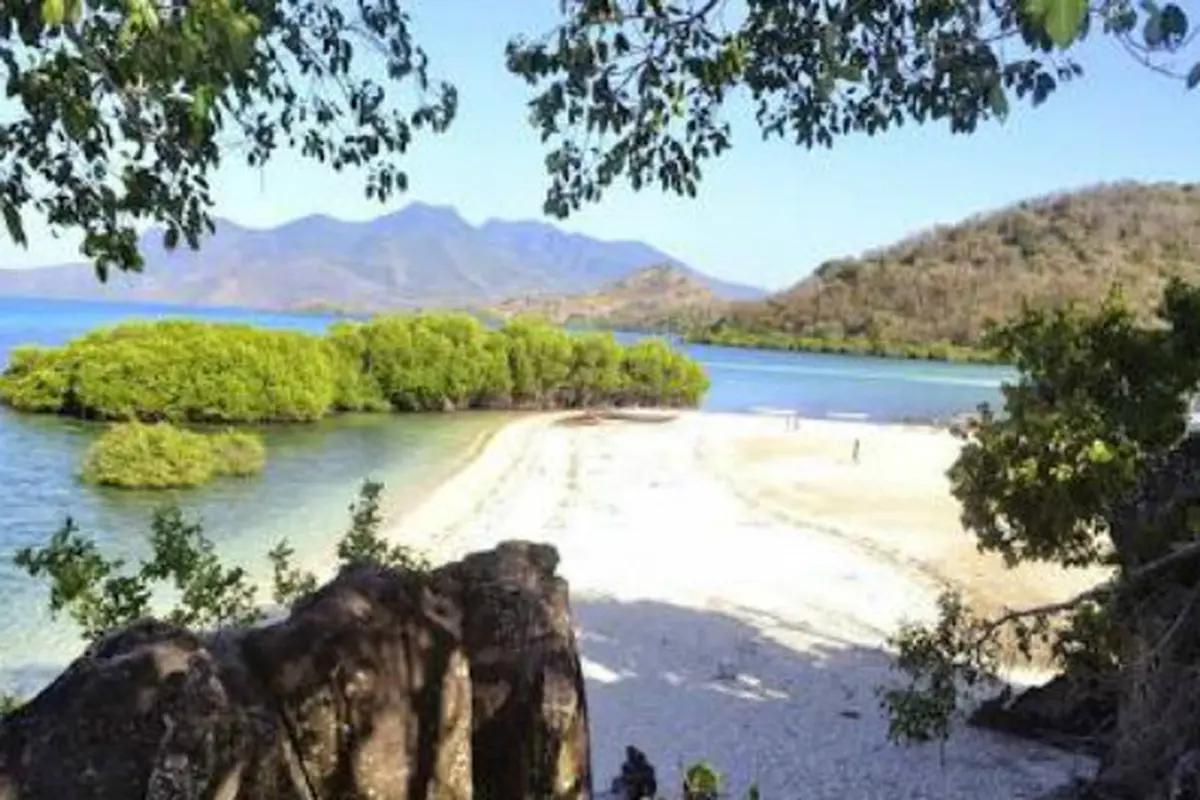 Pulau Pangabatang di Kabupaten Sikka, Maumere, Nusa Tenggara Timur