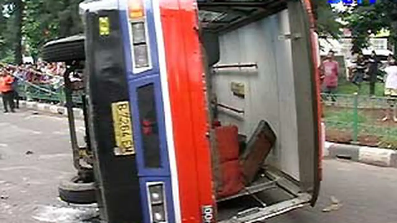 091225dbus-terbalik.jpg