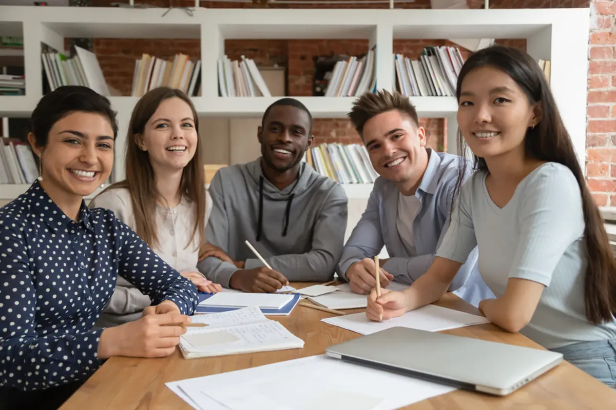 Tips Studi di Luar Negeri dan Daftar Negara Favorit Siswa Indonesia versi Schoters