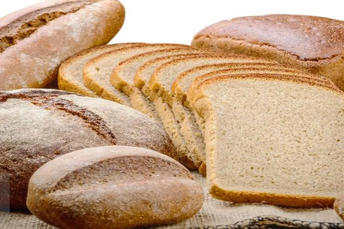 Unik, Wanita Ini Kenakan Gaun dari Roti Keliling New York