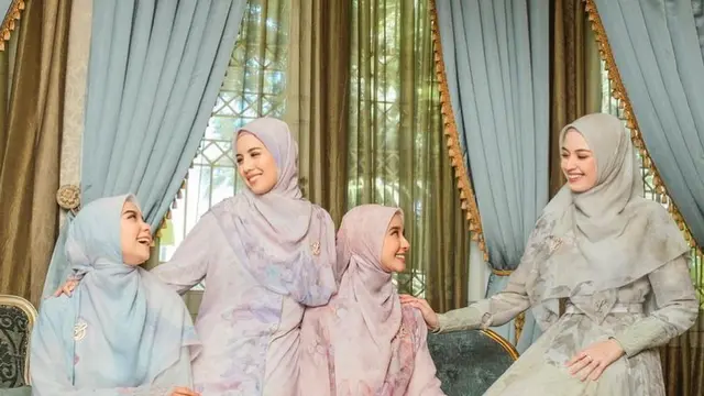 7 Potret Kimberly Ryder saat Pakai Hijab, Banjir Pujian