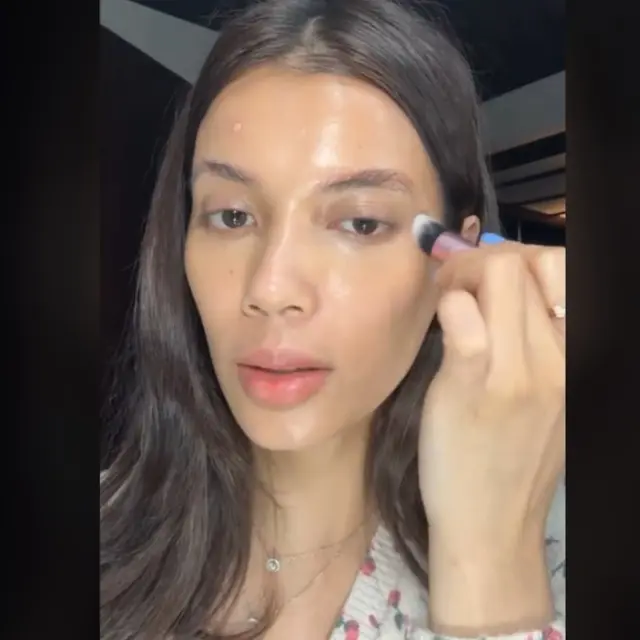 Sabrina Chairunnisa Ungkap Tips Makeup Simpel tapi Tetap Glowing Saat ke TPS, Auto Banjir Pujian.  foto: TikTok @sabrinachairunnisa_
