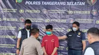 Pelaku Pembunuhan Pegawai Toko Buah di Tangerang Selatan (Tangsel). (Dok. Liputan6.com/Pramita Tristiawati)