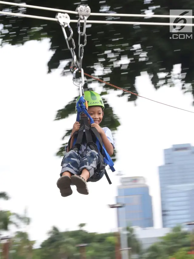 Ilustrasi bermain Flying Fox