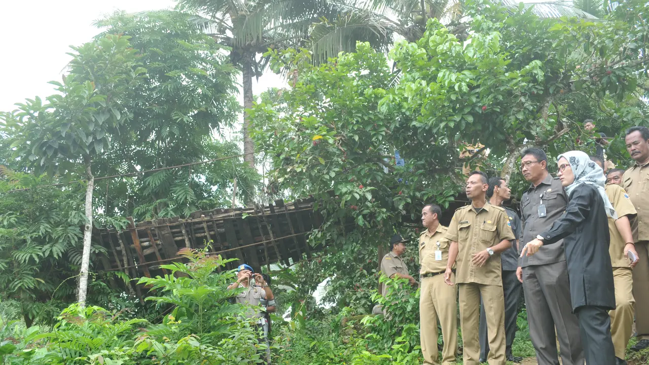 Jembatan Gantung Putus, 46 Siswa SD Jatuh ke Sungai Cibeurang