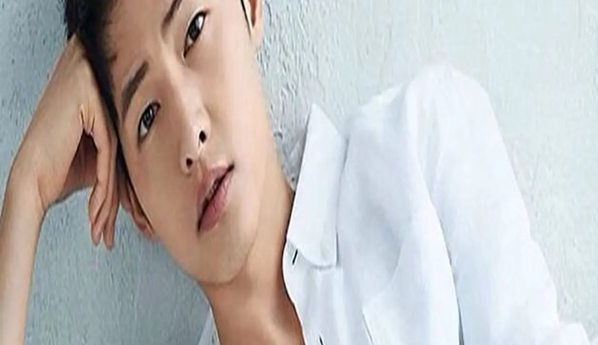 Aktor berbakat dan tampan asal negeri gingseng, Korea Selatan, Song Joong Ki mengungkapkan rasa cintanya untuk penggemarnya yang senantiasa mendukung perjalanan karier cowok kelahiran tahun 1985. (soompi/bintang.com)