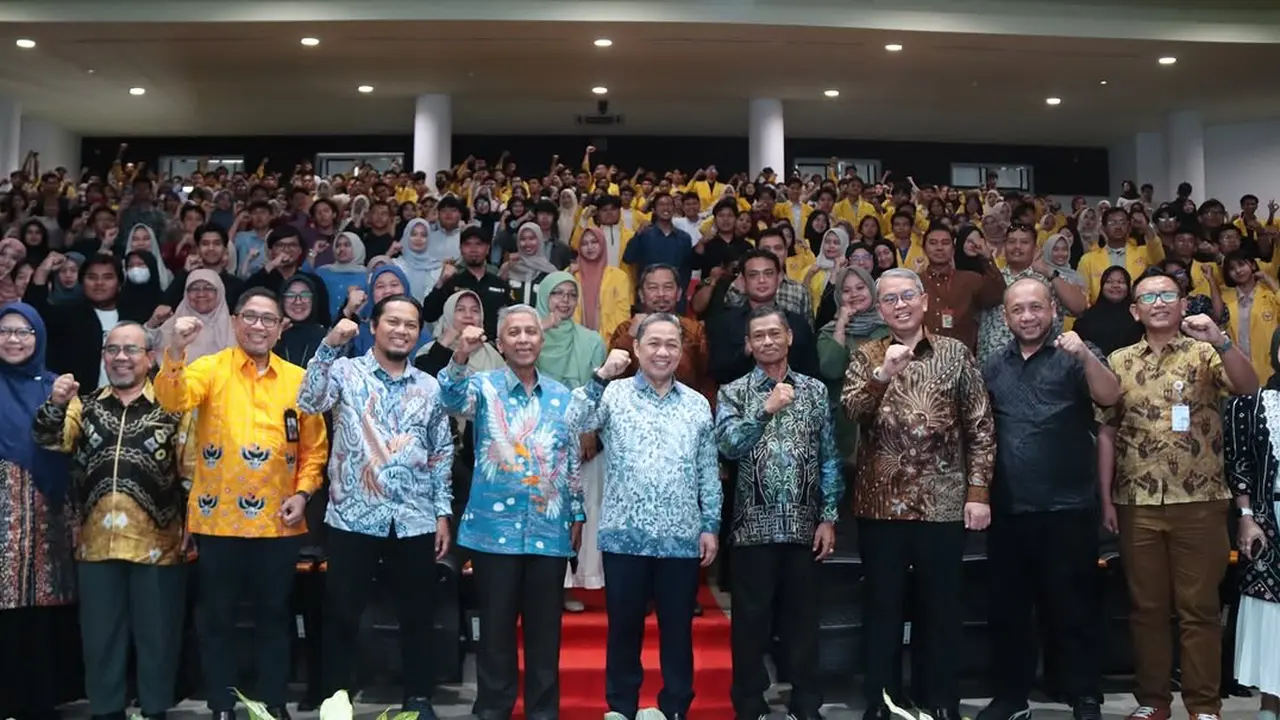 Wamenlu RI Muhammad Anis Matta berkolaborasi dengan AVI Humanity dan Al-Quds Volunteers Indonesia menggalang solidaritas kemanusiaan bertajuk Banua Peduli Kemanusiaan.