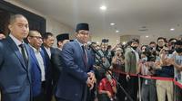 Anies Baswedan usai menghadiri rapat paripurna pengumuman pemberhentian Gubernur DKI Jakarta di DPRD DKI Jakarta. (Liputan6.com/Winda Nelfira)