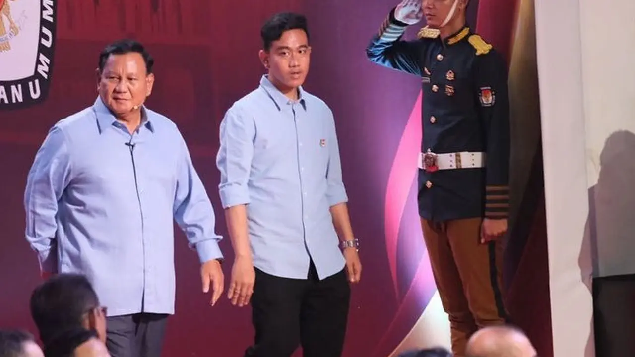 Beda Gaya Capres saat Debat Pilpres Pertama