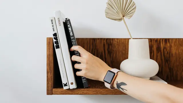 Rak Buku Melayang, Tampilan Clean dan Modern