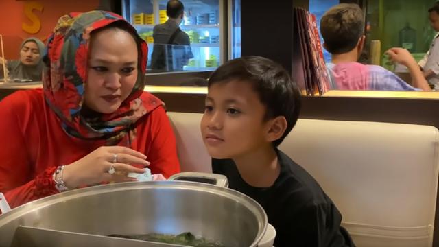 Momen Terakhir Anak-Anak Sule Bertemu Ibunya