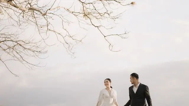 Prewedding Febby Rastanty dan Calon Suami Tampil Totalitas Kenakan Lima Pakaian. [@febbyrastanty]