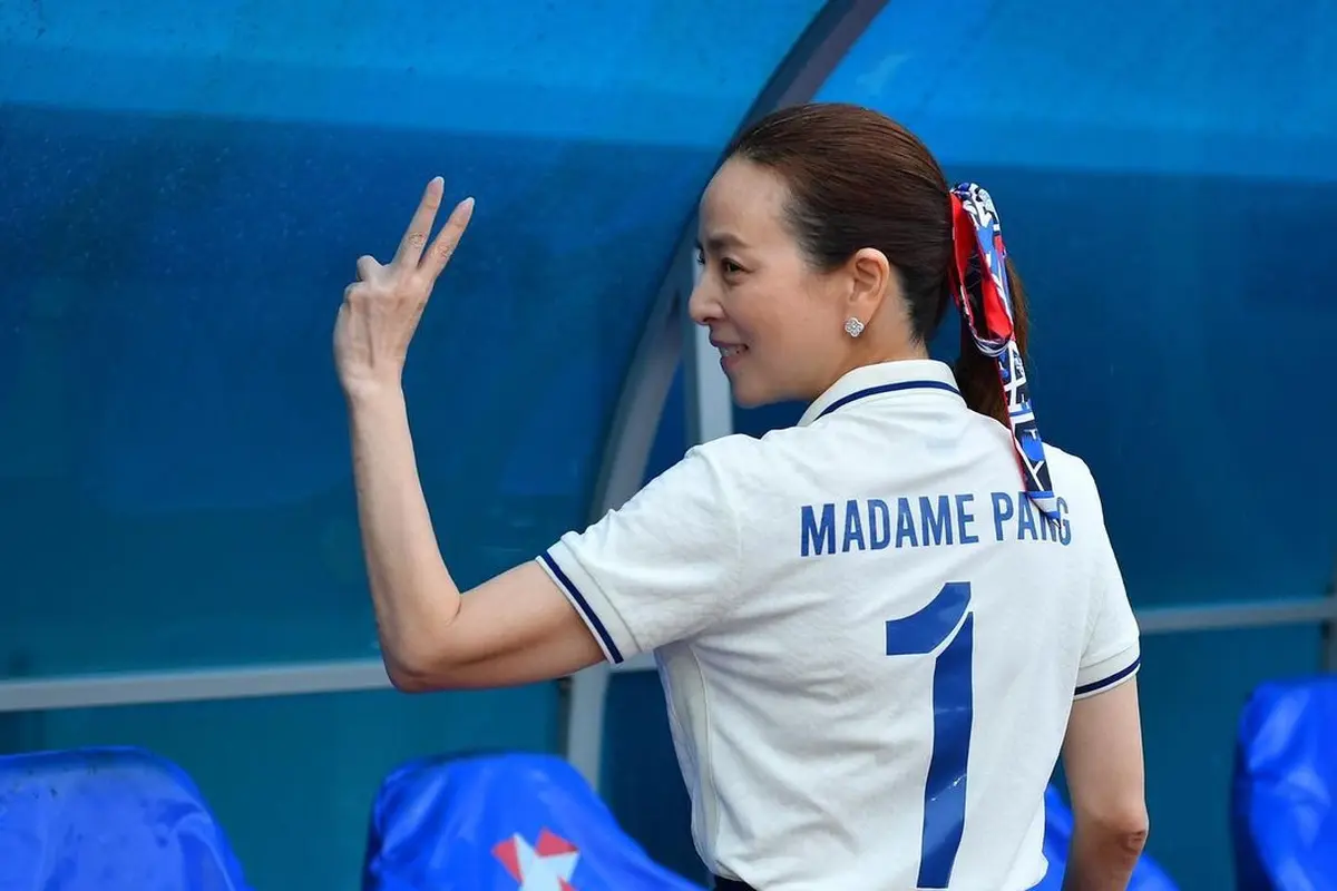 6 Potret Madam Pang Manajer Timnas Thailand, Crazy Rich yang Janji Beri Hadiah Fantastis