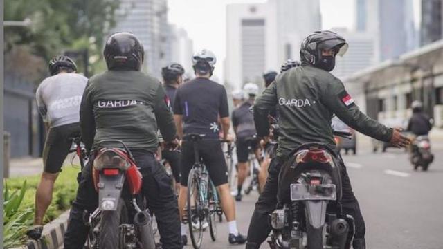 Jasa Pengawalan Naik Sepeda, Usaha Unik Milik Presenter Crystal Oceanie