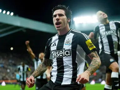 Newcastle United memastikan tempat di semifinal carabao Cup setelah mengalahkan Brentford di St James’ Park pada Kamis (19/12) dini hari WIB. (Owen Humphreys/PA via AP)