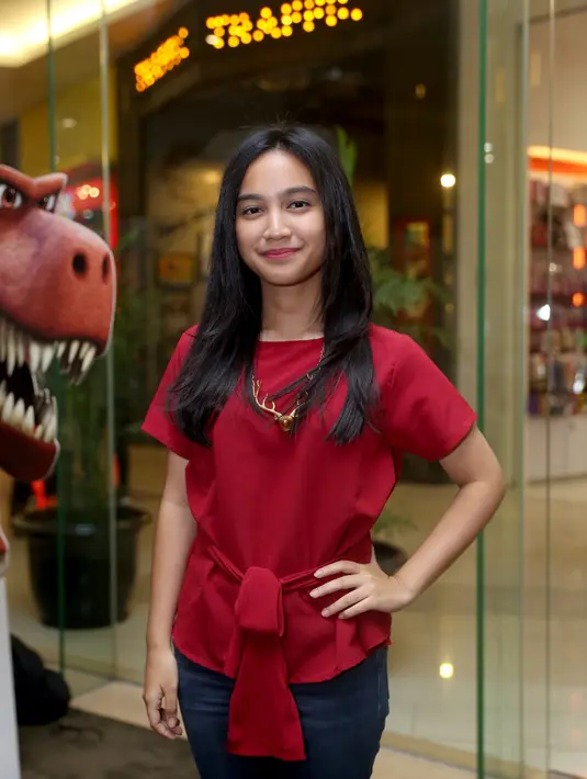 Kegiatan menulis menurut Rachel Amanda adalah kegiatan yang paling mengalir dalam dirinya. (Andy Masela/Bintang.com)