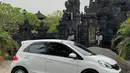 Honda Brio tampak unik dan elegan dengan fitment ban dan pelek yang sempurna. (Source: Instagram/@helenapane)