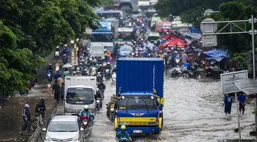 Gubernur DKI Jakarta Basuki Tjahaja Purnama berniat meminta pengoperasian pompa air milik Kementerian Pekerjaan Umum (PU) untuk diserahkan ke Pemprov DKI Jakarta.