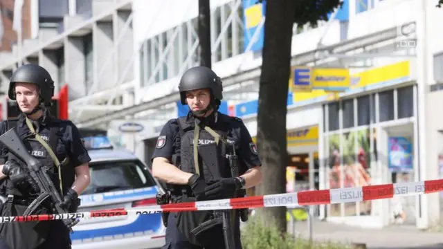 Serangan pisau terjadi di sebuah supermarket Hamburg.