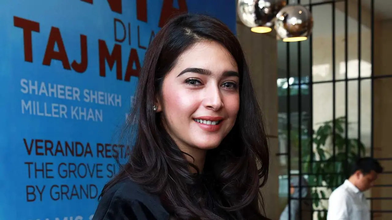 [Bintang] 8 Artis Indonesia yang Berhidung Mancung