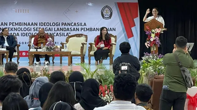 Anggota Komisi VI DPR RI Rieke Diah Pitaloka menjadi salah satu narasumber dalam Dialog Kebangsaan Pembinaan Ideologi Pancasila, digelar di Universitas Diponegoro (Undip) Semarang.