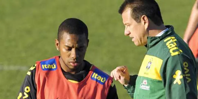 Robinho dan Dunga (© AFP 2010)