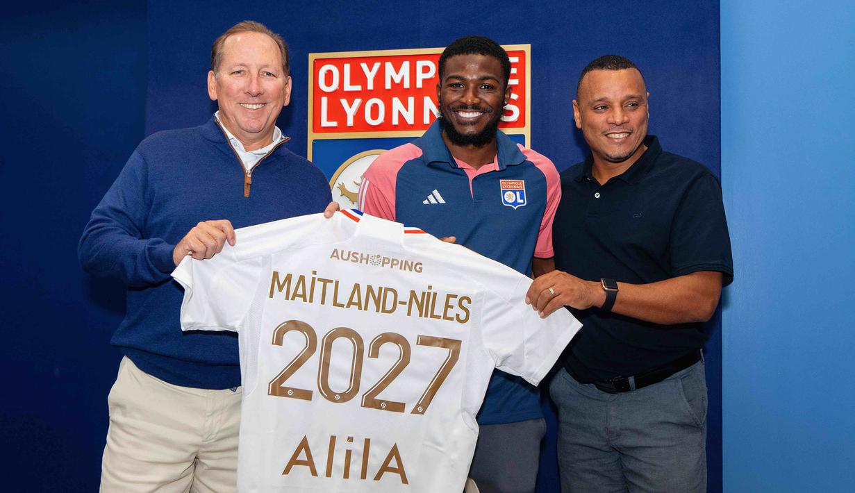 Setelah membela Arsenal selama 8 musim, Ainsley Maitland-Niles hijrah ke Liga Prancis untuk bergabung dengan Olympique Lyon yang mengontraknya selama 4 tahun hingga 30 Juni 2027. Ia didatangkan Olympique Lyon dengan status bebas transfer. (OL.fr)