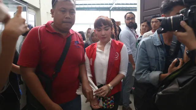 [Bintang] Roro Fitria