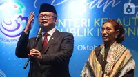 Edhy Prabowo disaksikan Susi Pudjiastuti (kanan) menyampaikan sambutan pada acara serah terima jabatan (Sertijab) Menteri Kelautan dan Perikanan di Kantor KKP, Jakarta, Rabu (23/10/2019). Edhy menggantikan Susi Pudjiastuti pada Kabinet Indonesia Maju periode 2019-2024. (Liputan6.com/Herman Zakharia)