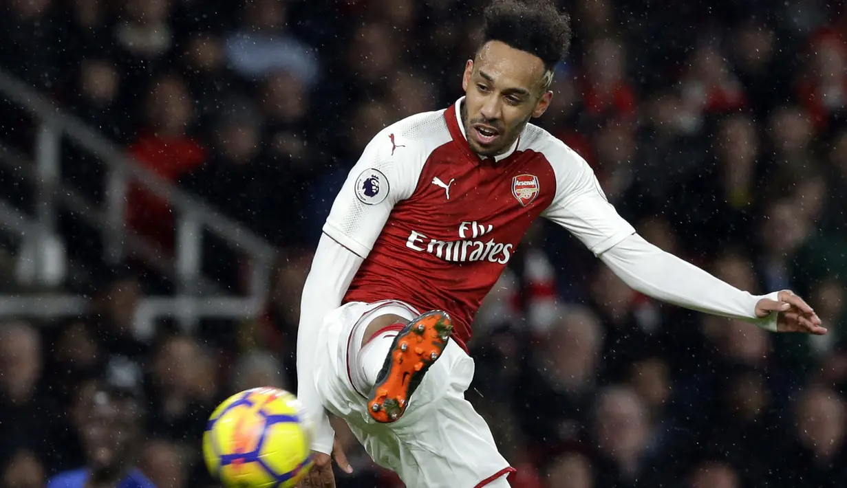 Pemain anyar Arsenal, Pierre-Emerick Aubameyang menerima gaji per minggu sebesar 180.000 pound sterling dengan durasi kontrak hingga 2022. (AP/Alastair Grant)