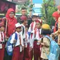 Siswa dan guru SD. (Foto: Liputan6.com/Muhamad Ridlo).