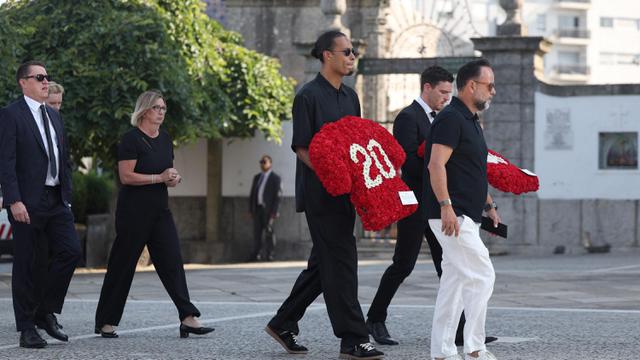 Diselimuti Duka, Sejumlah Pesepak Bola Dunia Hadiri Upacara Pemakaman Diogo Jota